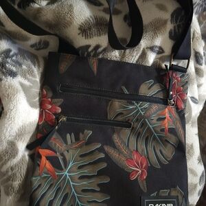 Dakine Women's Tropical Crossbody Bag - Black and Red